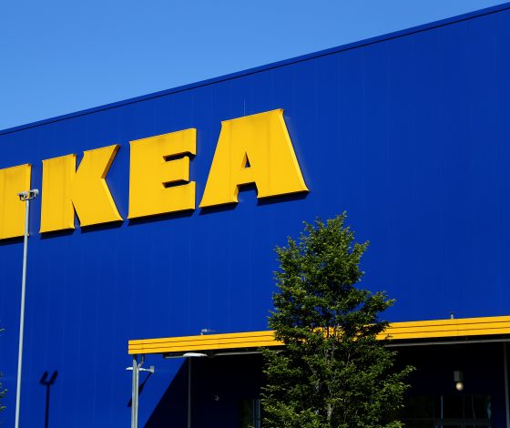 IKEA временно прекращает свою работу в России
