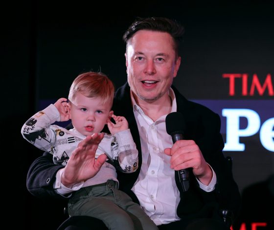Илон Маск прокомментировал слухи о тайных детях от сотрудницы