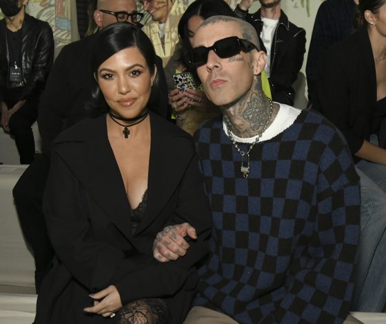 В одном цвете: Кортни Кардашьян и Трэвис Баркер появились в идеальных парных образах