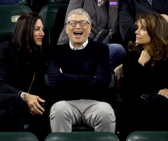 Спустя год после развода Билла Гейтса заметили на свидании с таинственной брюнеткой