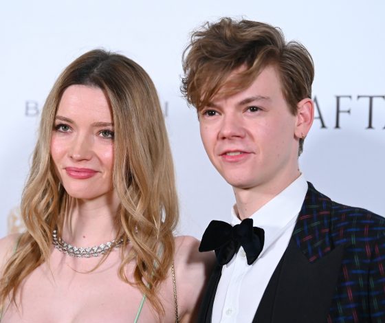 Официально: бывшая жена Илона Маска встречается с Томасом Сэнгстером