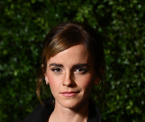 50 очков Гриффиндору: Эмма Уотсон в прозрачном топе и ботфортах