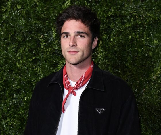 Редкие кадры: Джейкоба Элорди засняли с возлюбленной