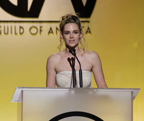 Как настоящая принцесса: Кристен Стюарт в корсетном платье на церемонии премии Гильдии продюсеров США