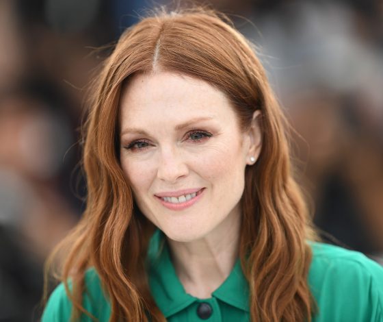 Вышел тизер фильма «Аферисты» с Джулианной Мур: актриса предстала в роли мошенницы