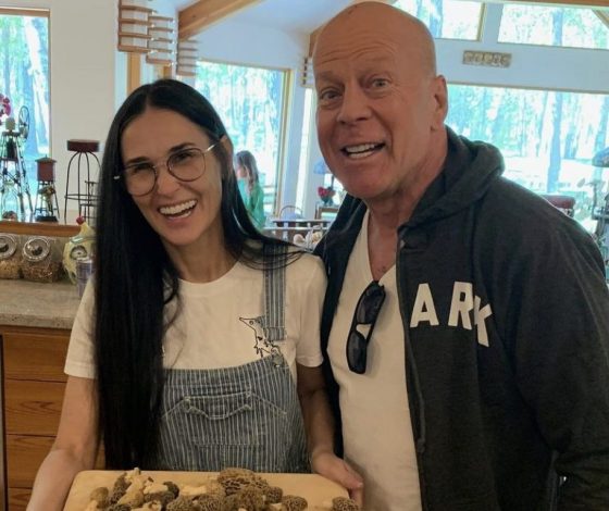 Деми Мур поделилась фотографией с Брюсом Уиллисом после слухов о его серьёзной болезни