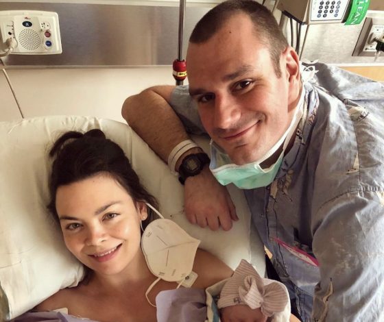 Звезда «Гарри Поттера» родила близнецов сыну основателя Playboy