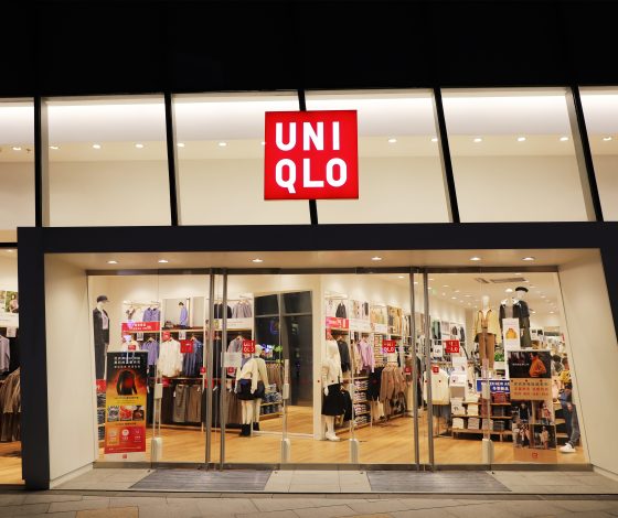 Бренд Uniqlo остается в России
