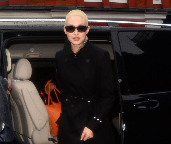 Ее просто не узнать: Джиджи Хадид демонстрирует свой новый цвет волос