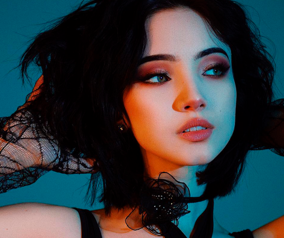 «Монетизация движется к нулю»: Карина Карамбейби о первом опыте работы в кино, блогерстве и хейте в Сети