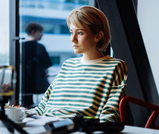 Первое в России драмеди о свободных отношениях: первые кадры из Amore More эксклюзивно на PeopleTalk