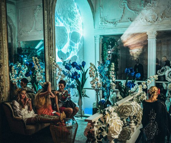 Планы на выходные 23-24 апреля: вечеринка Applique is free в «Газгольдере», новое кафе kiosk 1936 на Чистых прудах и бал цветов