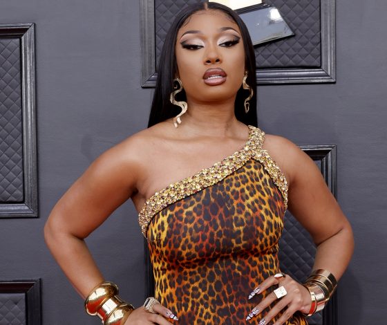 14 худших выходов на премии «Грэмми – 2022»: тигрица Megan Thee Stallion, гот Билли Айлиш и Аврил Лавин из 2007-го