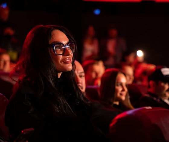 Первый выход Вали Карнавал с Сашей Стоуном, шутки Алены Водонаевой и Карины Кросс и другие подробности презентации RUTUBE