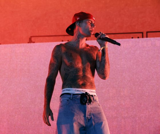 Ким Кардашьян, Джастин Бибер, Билли Айлиш и другие знаменитости на Coachella 2022