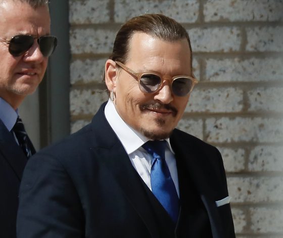 Джонни Депп и Уилл Смит прокатились на яхте с египетским певцом