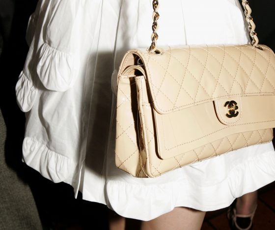 Российские звезды объявили протест Chanel