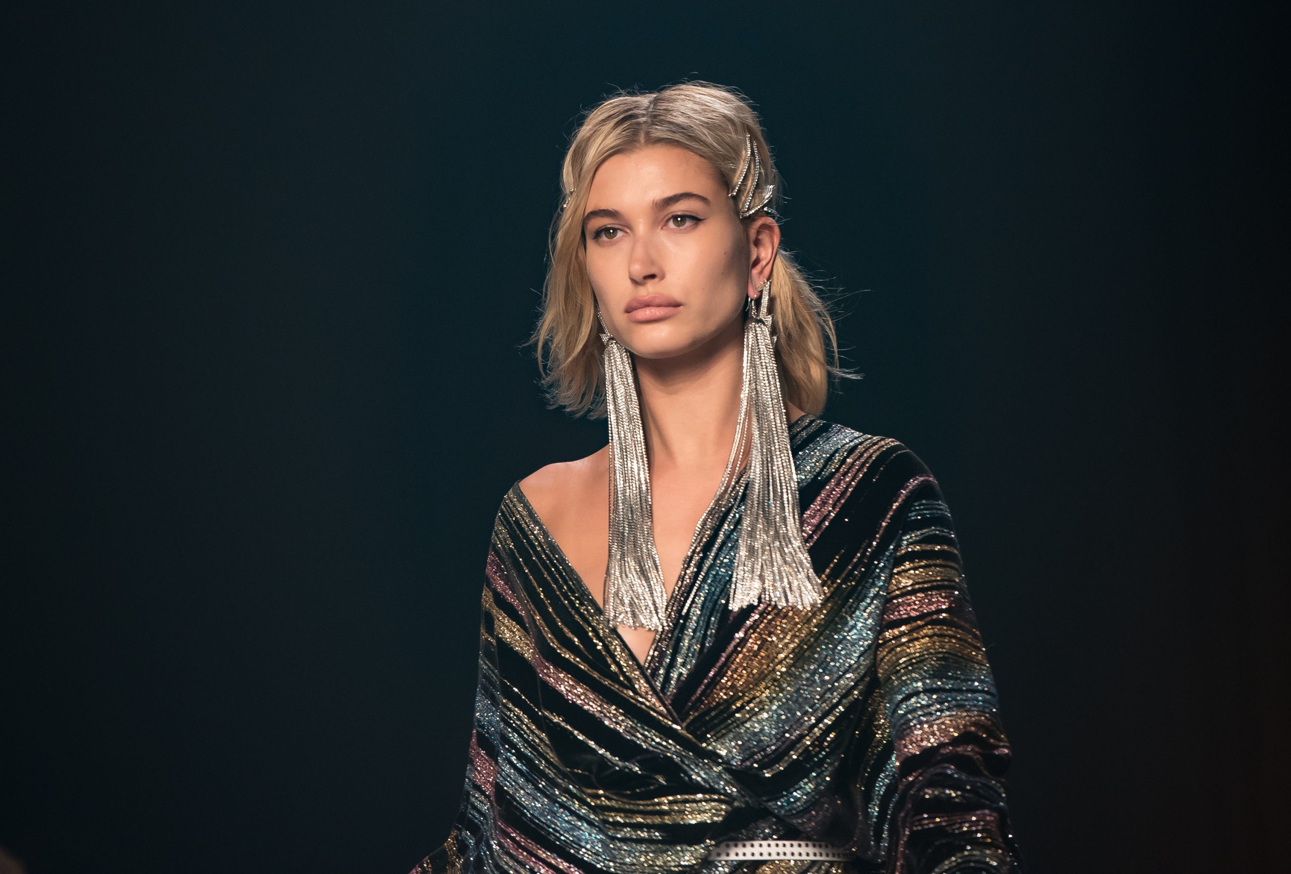 how much is hailey baldwin worth - Ilustrasi 2