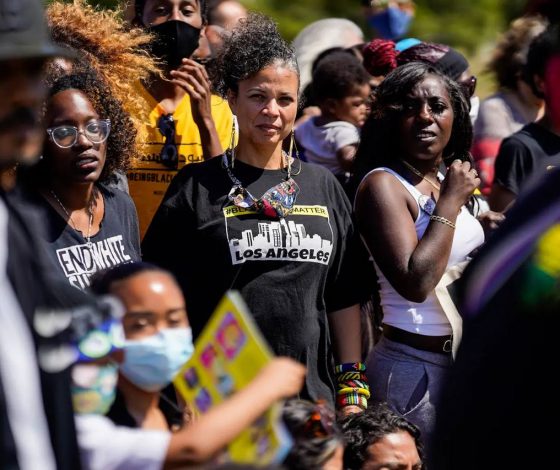 Активистки движения BLM купили особняк на деньги из благотворительного фонда