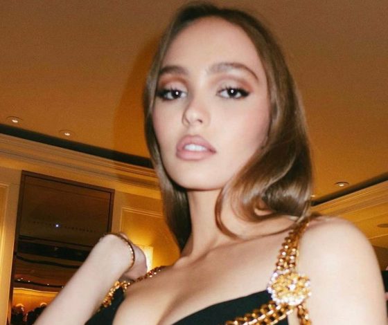 Такой мы ее еще не видели: Лили Роуз-Депп сыграет главную роль в эротической драме