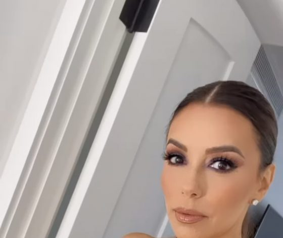 Ей точно 47? Ева Лонгория примерила платье Виктории Бекхэм с откровенным вырезом