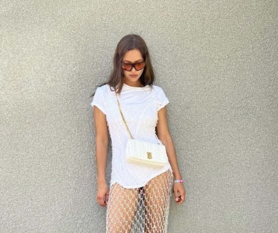 Когда Брэдли нет рядом: Ирина Шейк в голом платье-сетке из кристаллов