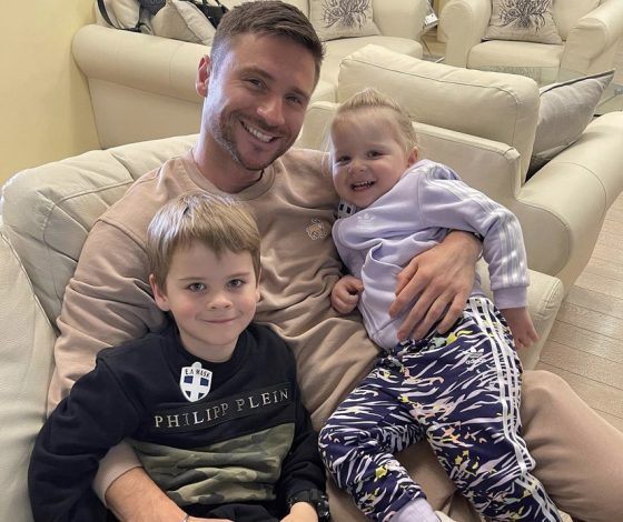 Сергей Лазарев рассказал, как ему удается совмещать работу и воспитание двоих детей