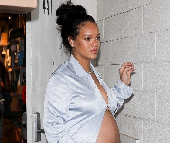 Как выглядит Рианна спустя два месяца после родов?