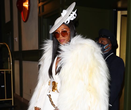 Наоми Кэмпбелл поделилась редкими кадрами, как ее годовалая дочь делает свои первые шаги