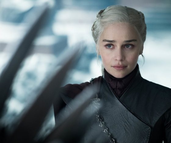 Эмилию Кларк оскорбили за роль в «Игре престолов»