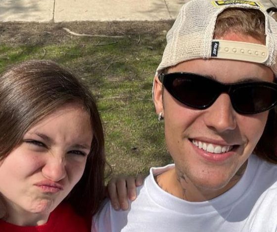 Личный архив: Джастин Бибер поделился редкими снимками с младшей сестрой