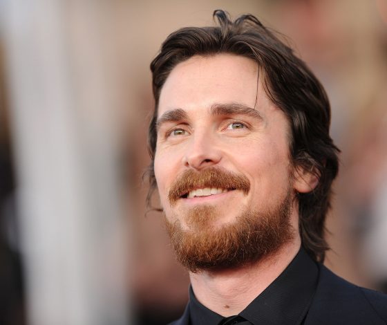 Неузнаваемый Кристиан Бэйл в трейлере фильма «Тор: Любовь и гром»