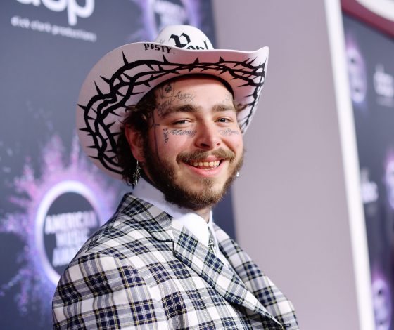 Рэпер Post Malone впервые стал отцом: у музыканта родилась дочка