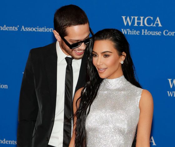 Все внимание на них: Ким Кардашьян и Пит Дэвидсон впервые вышли на красную дорожку вместе