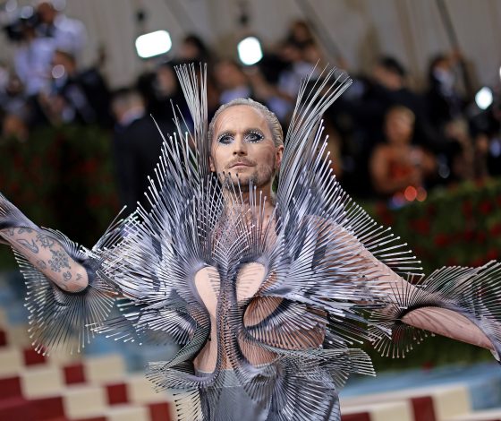 Неловкая ситуация: этого мужчину приняли за Джареда Лето на Met Gala