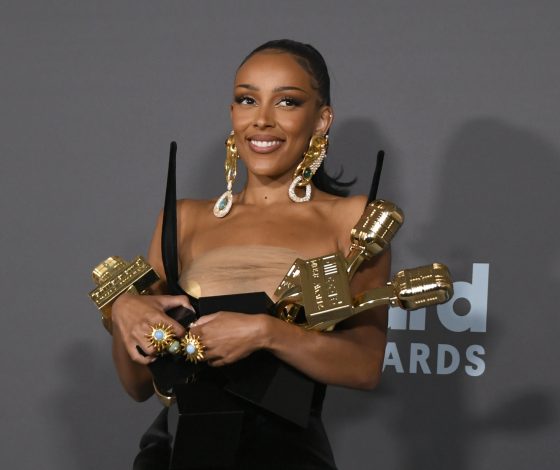 Образ на миллион долларов: самый красивый выход Doja Cat в кутюрном Schiaparelli