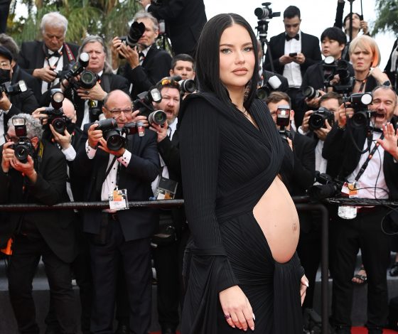 Адриана Лима поделилась редкой фотографией сына спустя полгода после его рождения