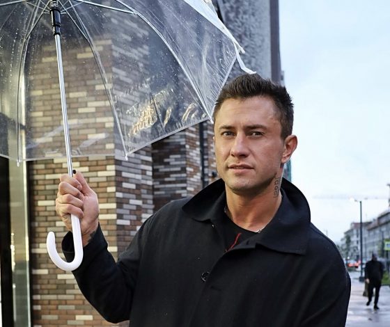 Павел Прилучный улетел на отдых с актрисой, которая похожа на Агату Муцениеце