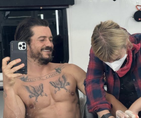 Орландо Блум сделал новые татуировки и показал голый торс