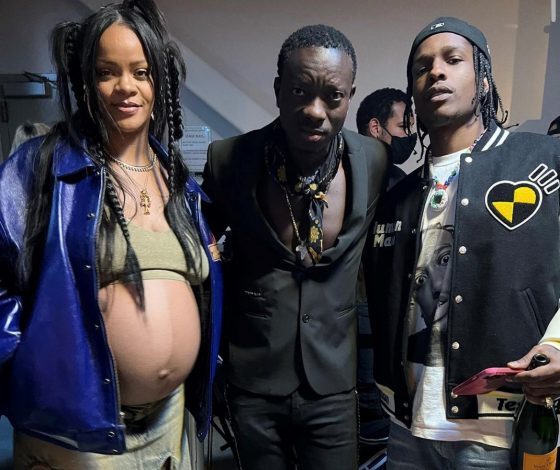 Рианну впервые за последнее время заметили на публике (и она все еще беременна)