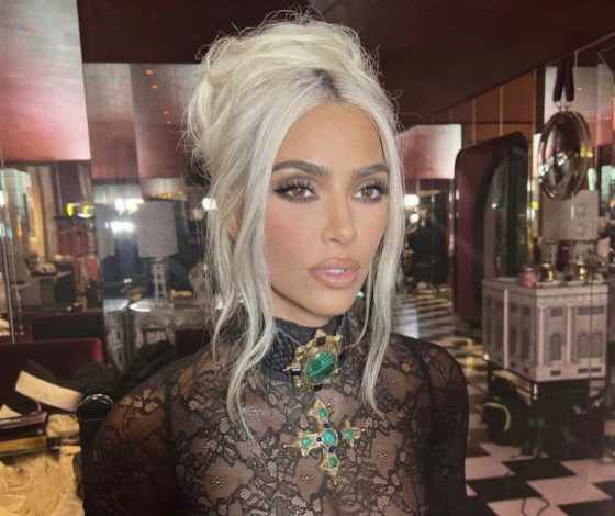 Преданная поклонница Ким Кардашьян посвятила ей тату (она сделала ее на самом видном месте)