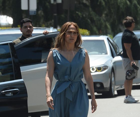 Дженнифер Лопес примерила идеальный летний образ