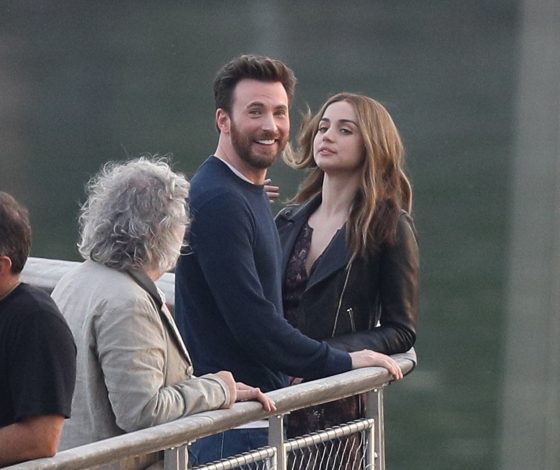 Криса Эванса застали за поцелуем с бывшей девушкой Бена Аффлека