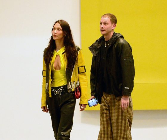 Страстные поцелуи: Белла Хадид отдыхает с бойфрендом на берегу Карибского моря