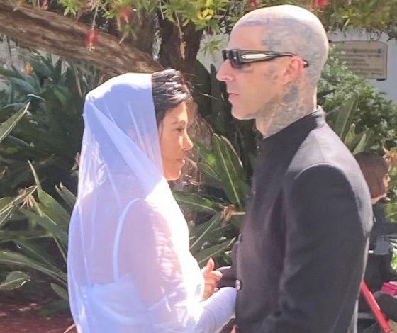 Кортни Кардашьян и Трэвис Баркер официально поженились