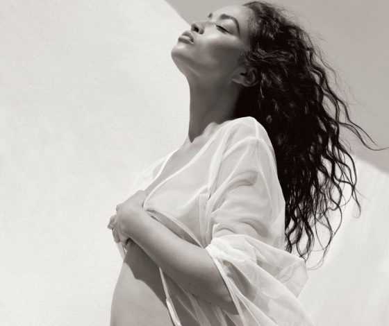 Топ-модель Шанина Шейк впервые стала мамой