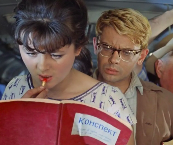 Как выглядела реклама помады в СССР?