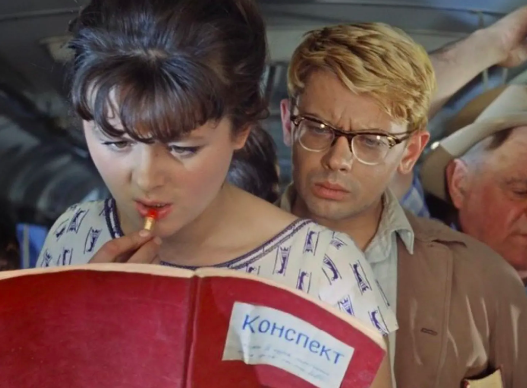 What did lipstick ads look like in the USSR?
