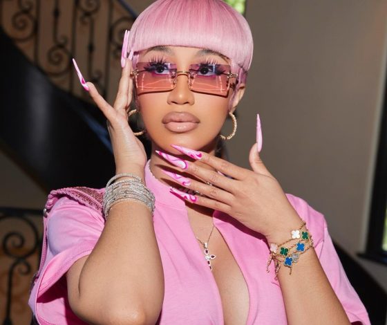 «Я не замужем»: Карди Би разводится с мужем после измены