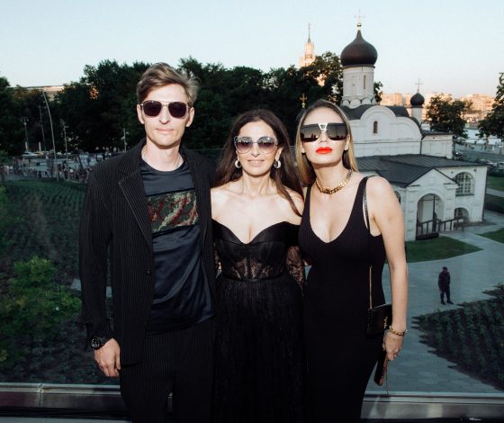 Ляйсан Утяшева и Павел Воля, Катерина Ковальчук, Валерия и другие на показе Ester Abner